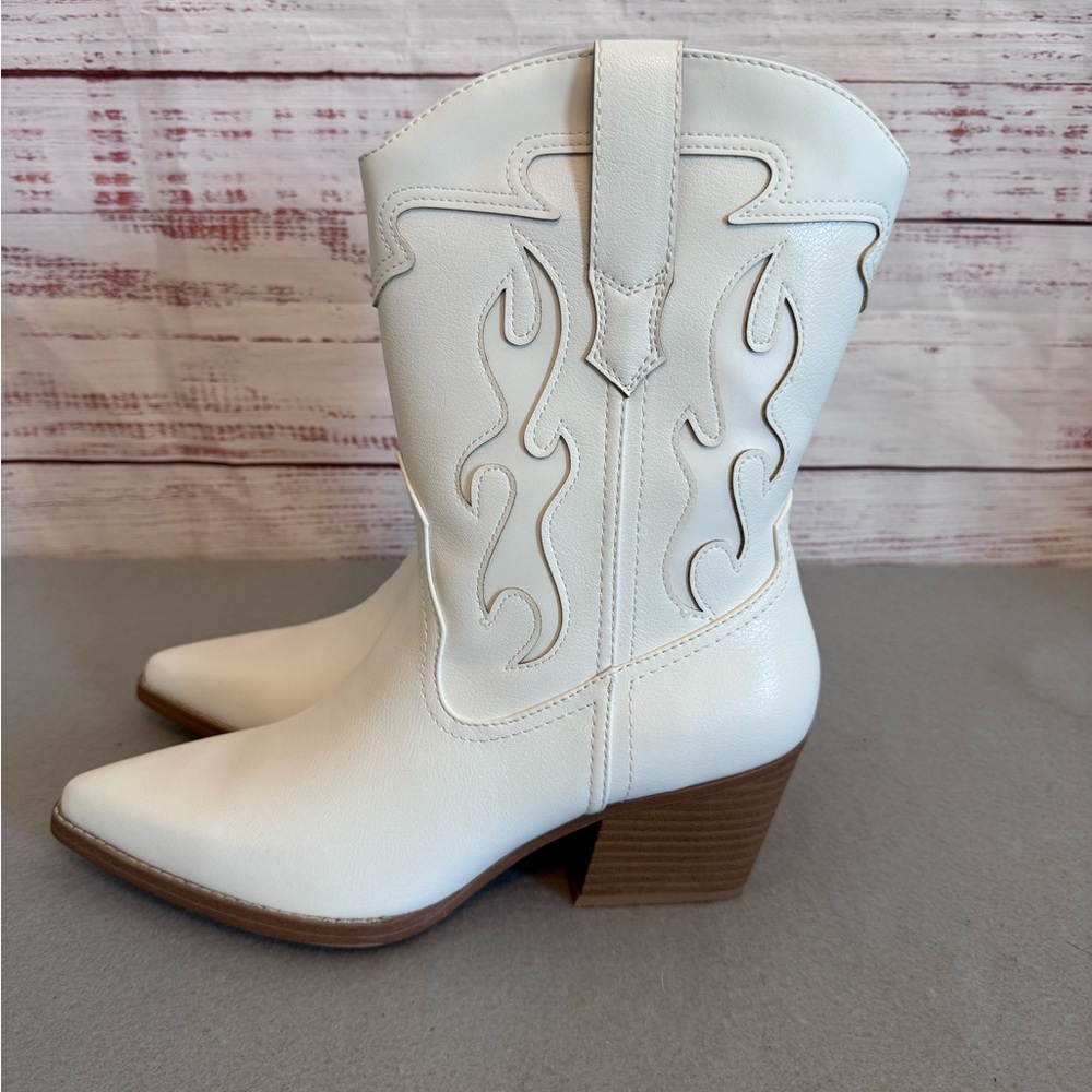 NWT White Daytona Western / Cowboy Point Toe Boot - Picture 2 of 12
